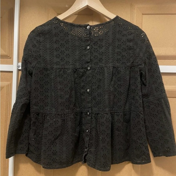 Madewell Black Eyelet Size XS Tiered Long Sleeve Top Blouse Shirt Back Buttons - Picture 5 of 6